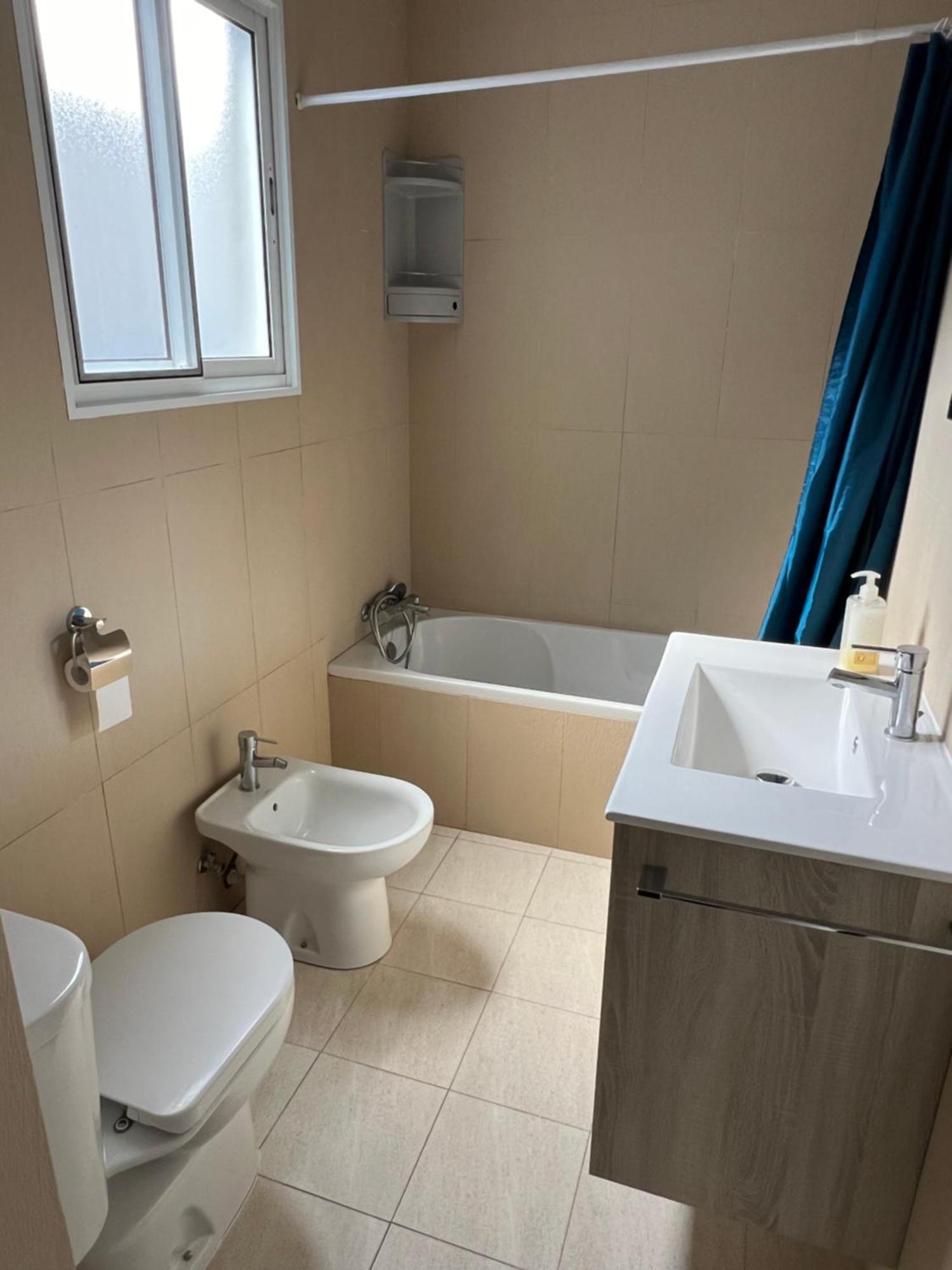 Ponta Delgada Casa A 2 Minutos A Pe De Piscina Natural מראה חיצוני תמונה