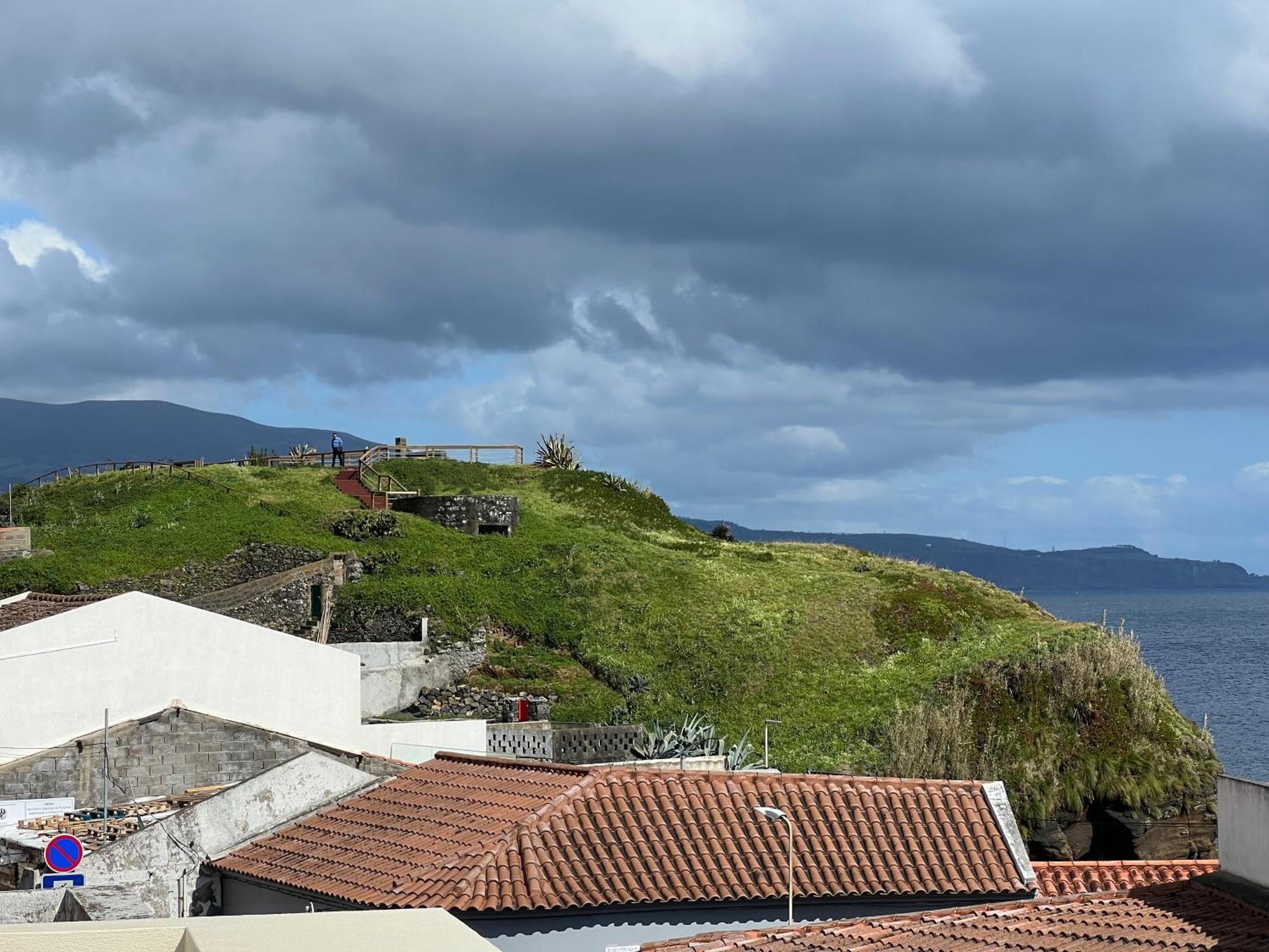 Ponta Delgada Casa A 2 Minutos A Pe De Piscina Natural מראה חיצוני תמונה