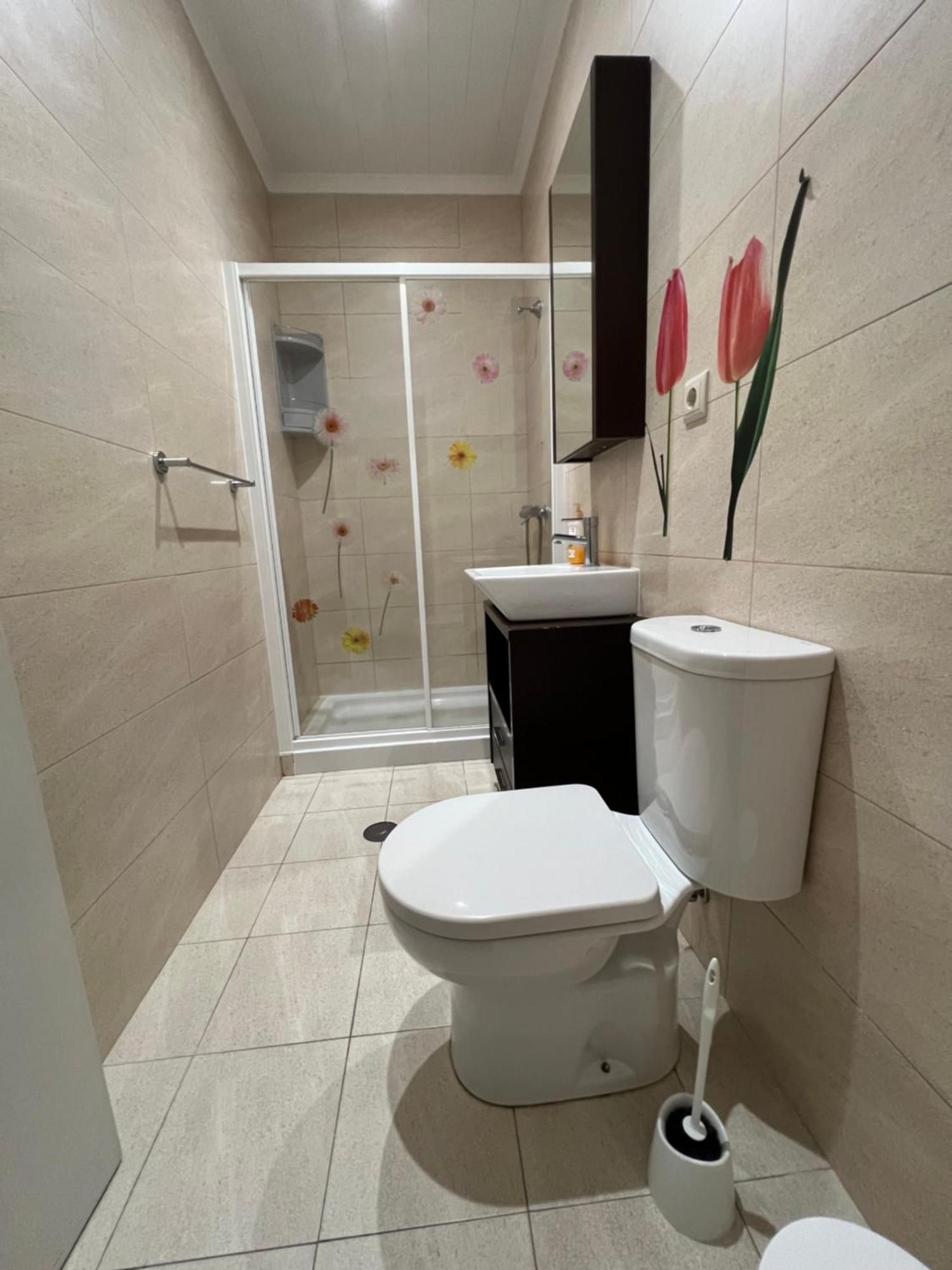 Ponta Delgada Casa A 2 Minutos A Pe De Piscina Natural מראה חיצוני תמונה