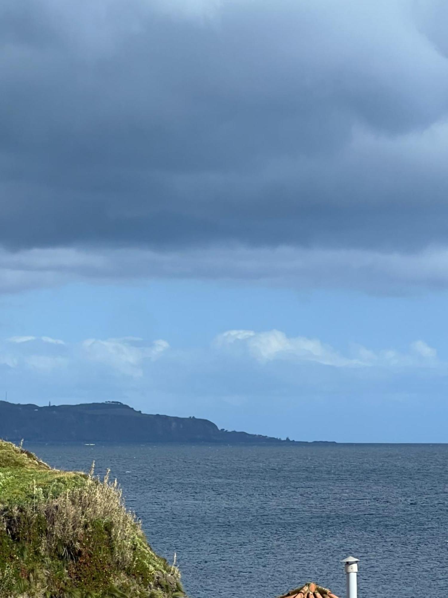 Ponta Delgada Casa A 2 Minutos A Pe De Piscina Natural מראה חיצוני תמונה