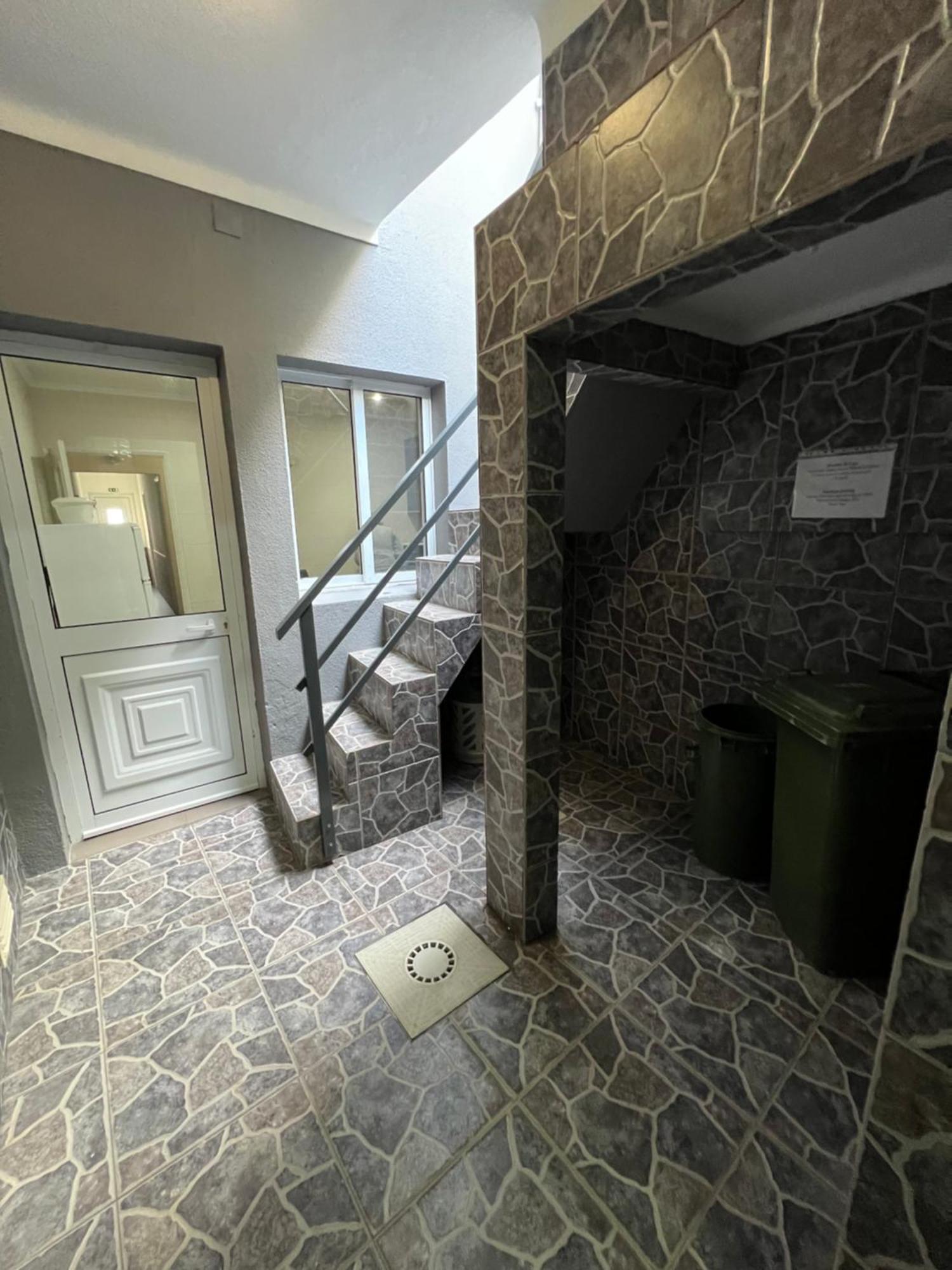 Ponta Delgada Casa A 2 Minutos A Pe De Piscina Natural מראה חיצוני תמונה