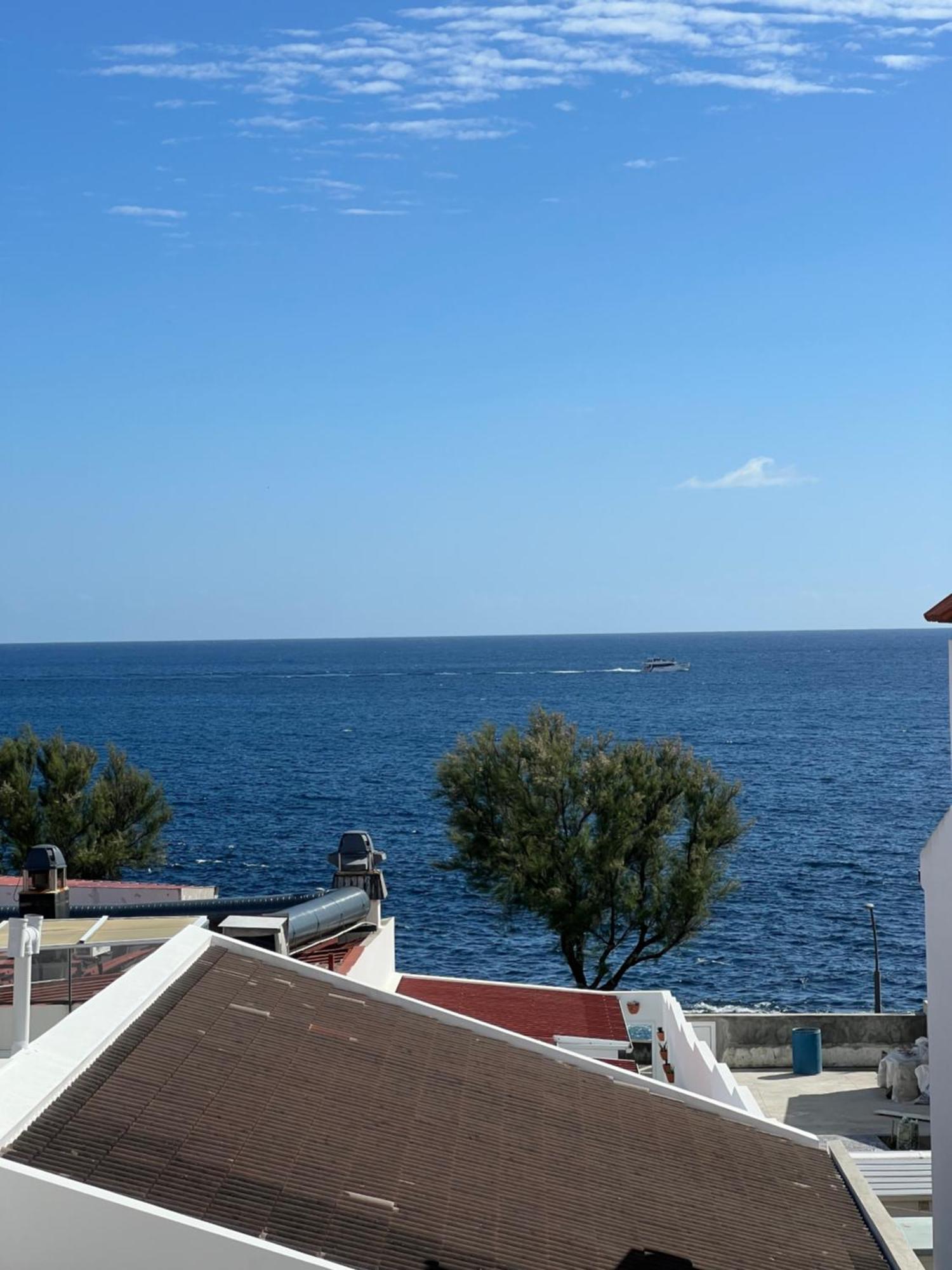 Ponta Delgada Casa A 2 Minutos A Pe De Piscina Natural מראה חיצוני תמונה