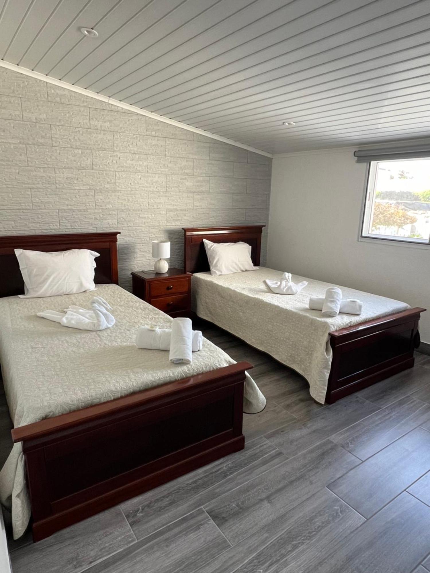 Ponta Delgada Casa A 2 Minutos A Pe De Piscina Natural מראה חיצוני תמונה