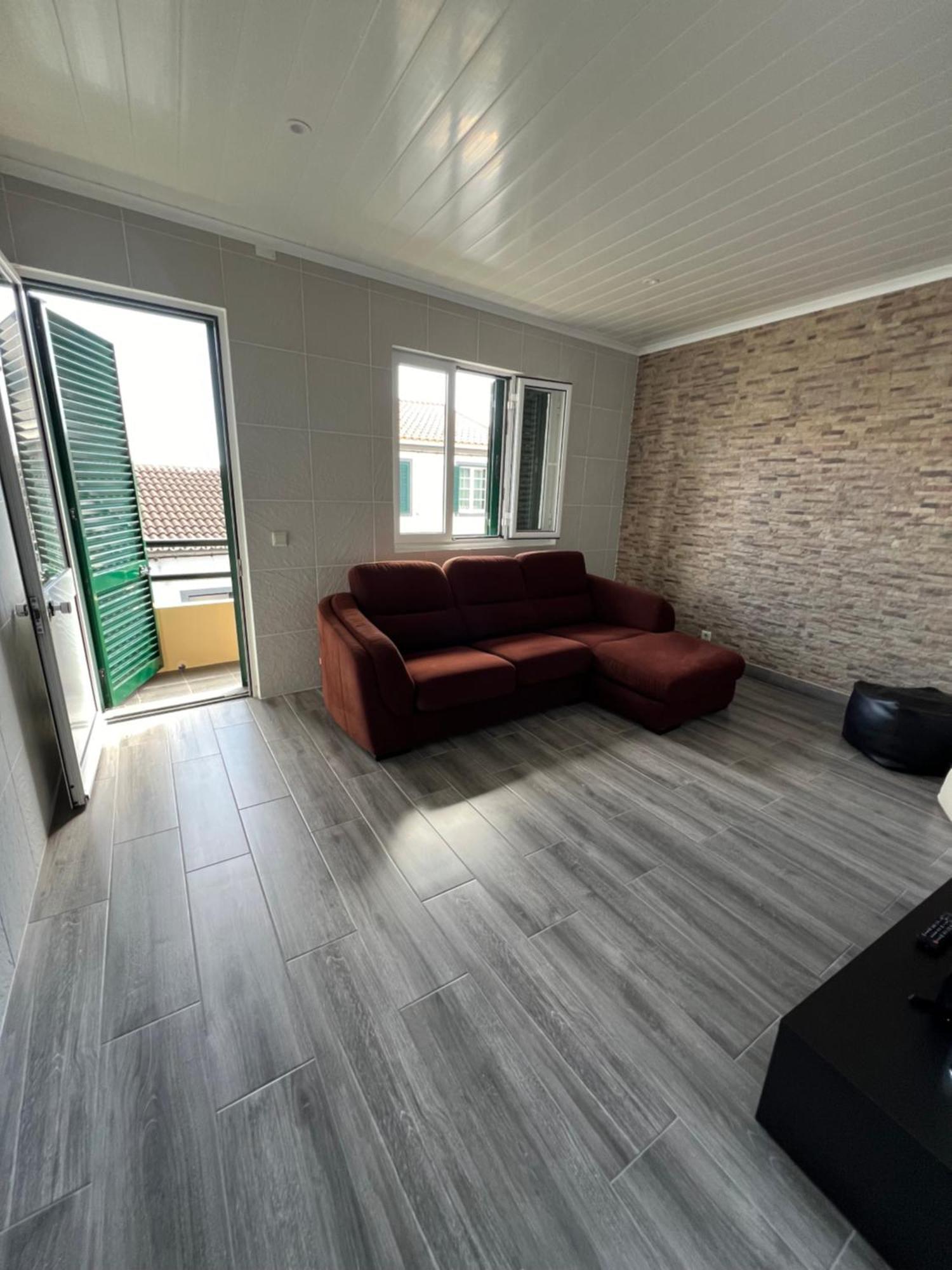 Ponta Delgada Casa A 2 Minutos A Pe De Piscina Natural מראה חיצוני תמונה