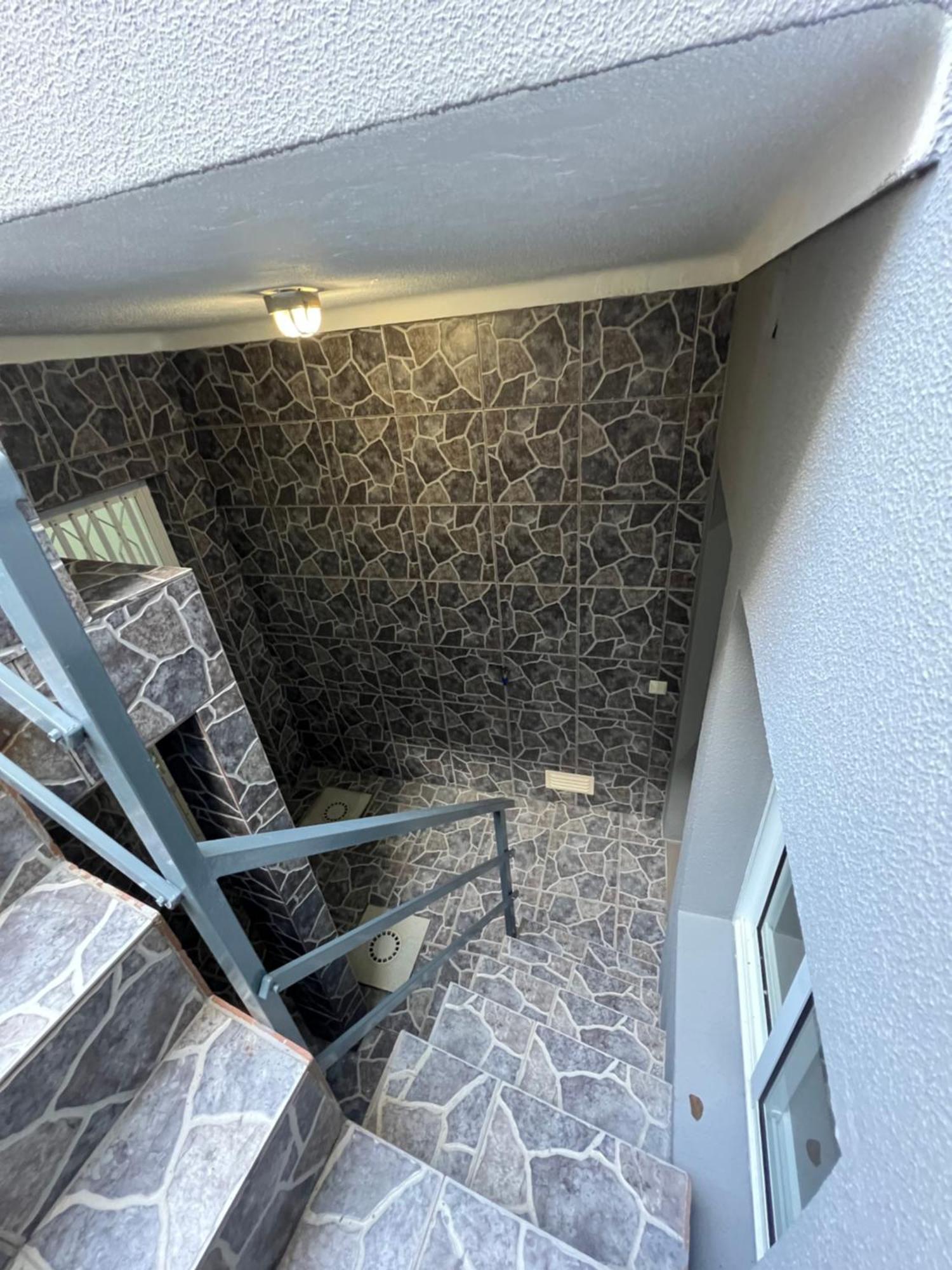 Ponta Delgada Casa A 2 Minutos A Pe De Piscina Natural מראה חיצוני תמונה